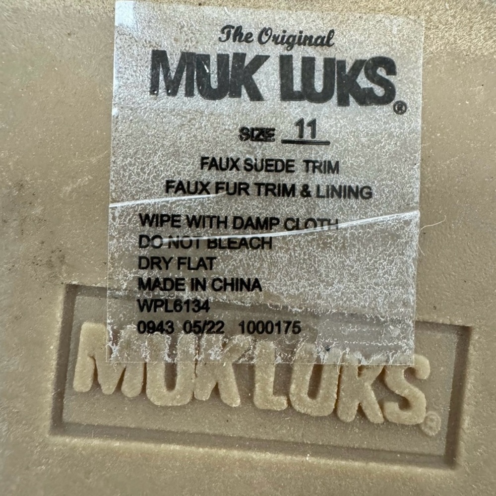 Muk Luks Tapestry Clogs - Size 11 - Picture 3 of 14